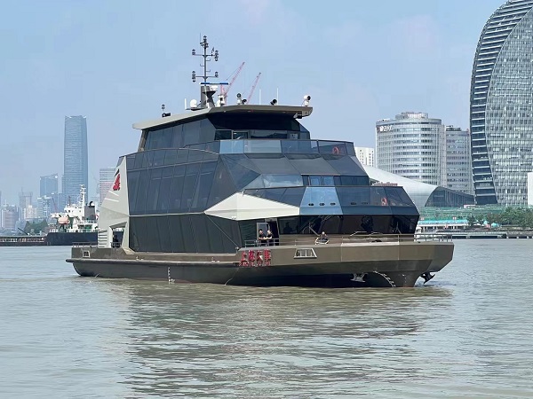 图10-“久事”号上海150客位浦江游览船.jpg