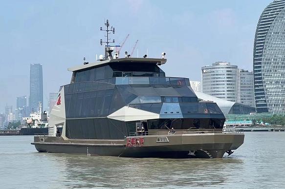 图10-“久事”号上海150客位浦江游览船.jpg